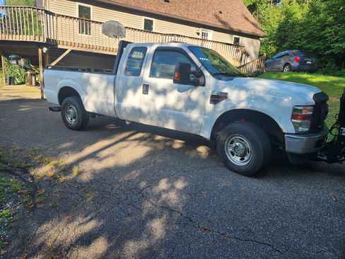 Used 2010 Ford F250 XL AWD/4WD image 8