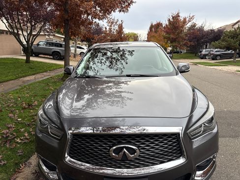Used 2018 INFINITI QX60 FWD image 2