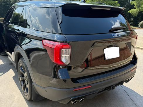Used 2020 Ford Explorer ST w/ ST High-Performance Pack AWD/4WD image 2