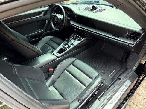 Used 2020 Porsche 911 Carrera 4S AWD/4WD image 15