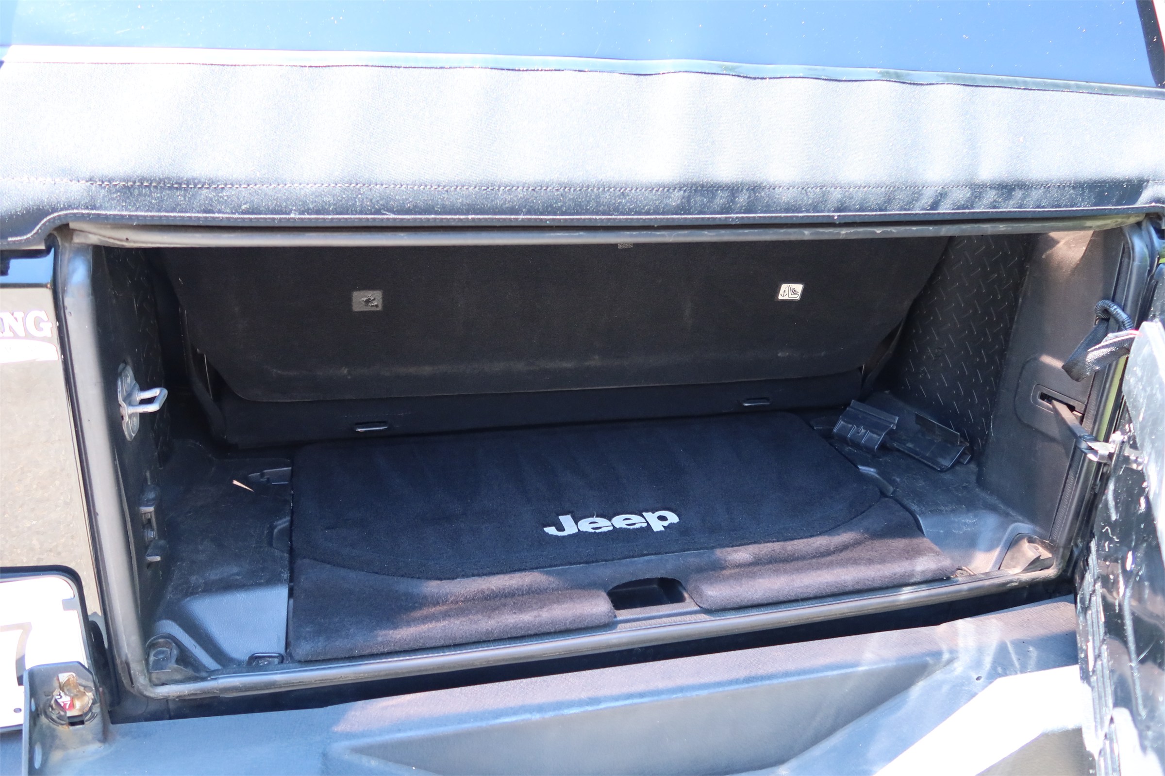 Used 2013 Jeep Wrangler Sport AWD/4WD image 13