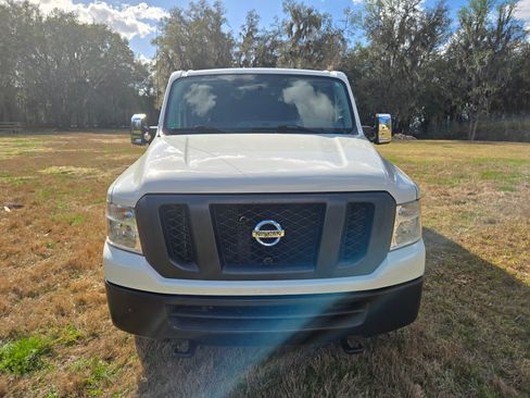 Used 2021 Nissan NV 2500 SV image 2