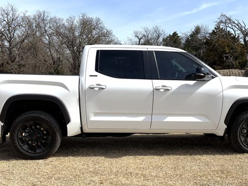 Used 2025 Toyota Tundra Limited w/ TRD Off-Road Package image 8