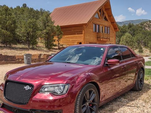 Used 2023 Chrysler 300 C RWD image 4
