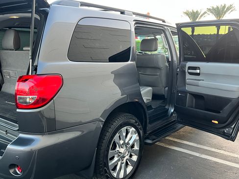 Used 2014 Toyota Sequoia Limited image 28