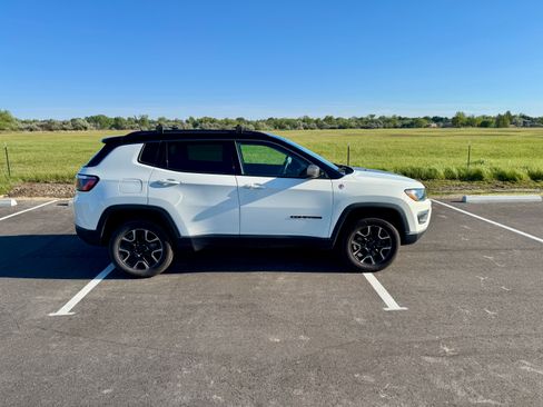Used 2019 Jeep Compass Trailhawk AWD/4WD image 5