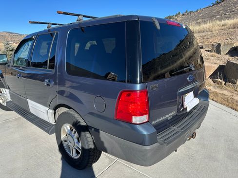 Used 2004 Ford Expedition XLT image 10