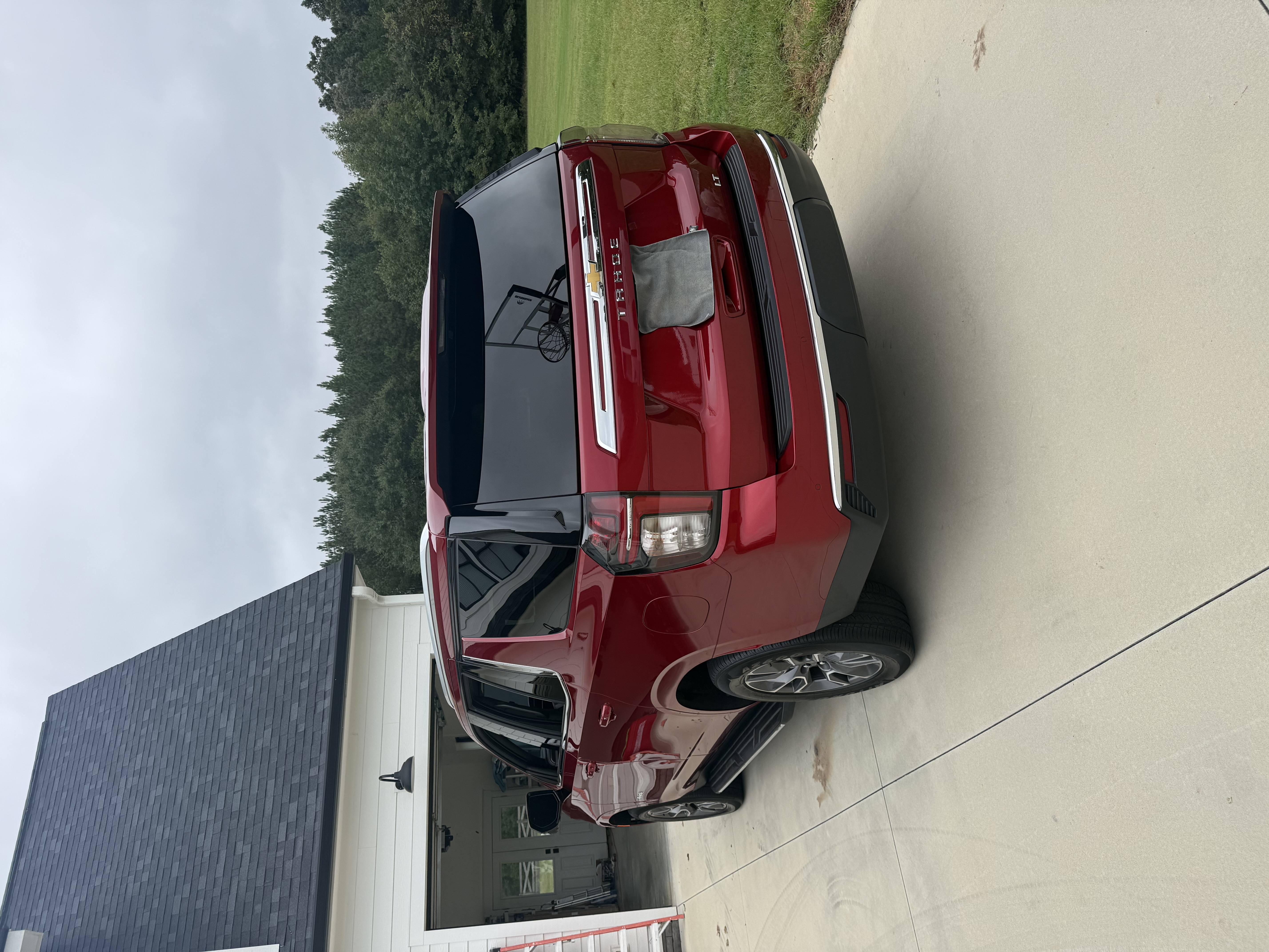 Used 2023 Chevrolet Tahoe LT w/ Luxury Package AWD/4WD image 9
