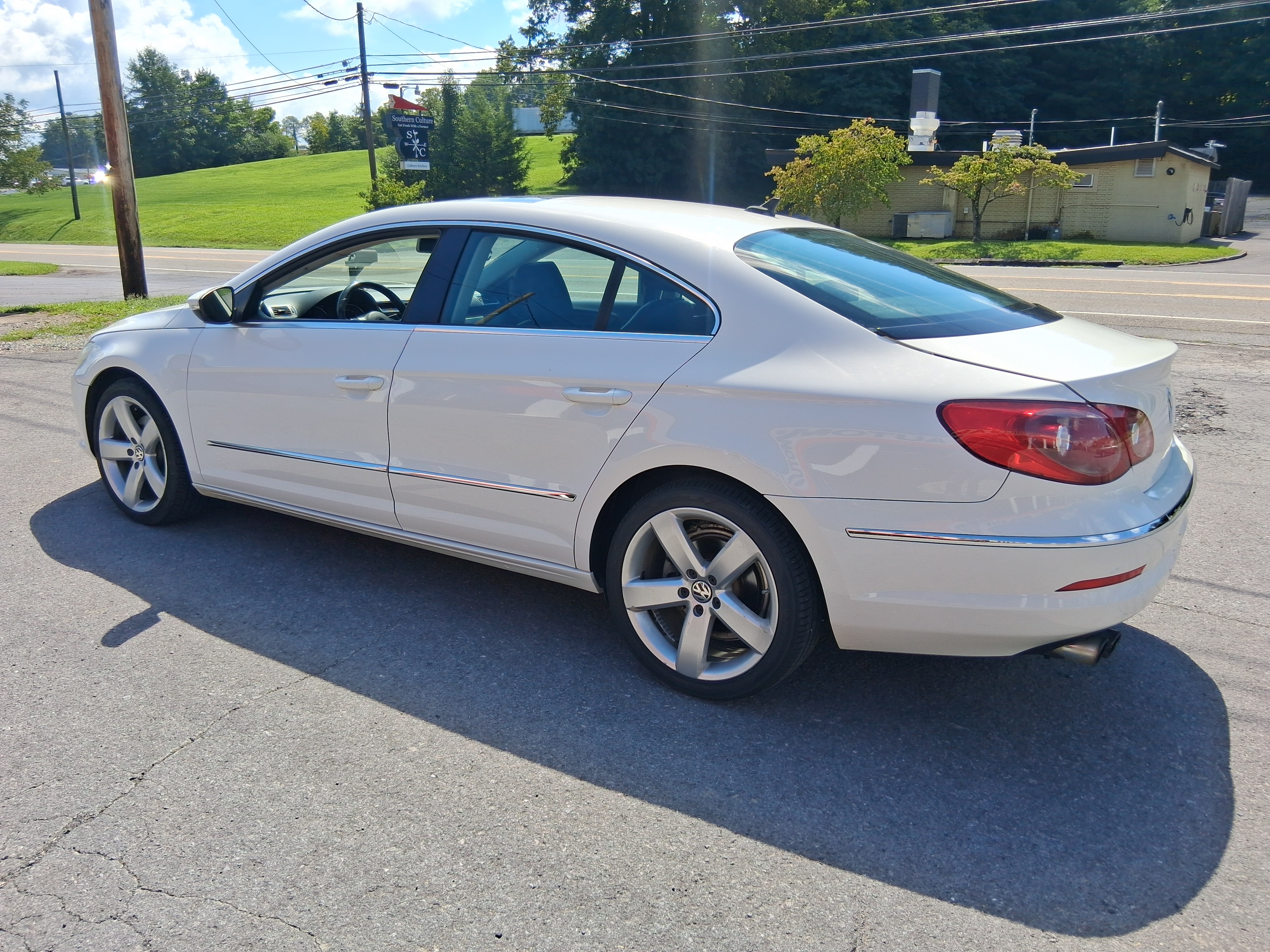 Used 2012 Volkswagen CC Lux Limited FWD image 8