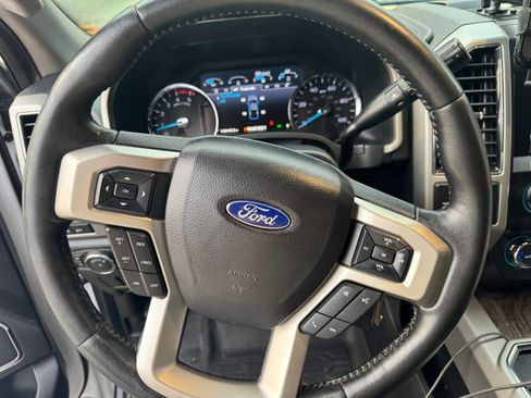 Used 2019 Ford F250 Lariat w/ Lariat Value Package image 15