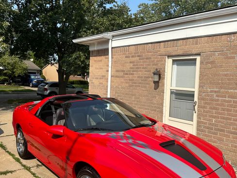 Used 2002 Chevrolet Camaro Z28 w/ SS Performance/Appearance Pkg image 2