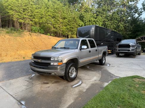 Used 2002 Chevrolet Silverado 2500 LS w/ Electrical Convenience Pkg AWD/4WD image 11