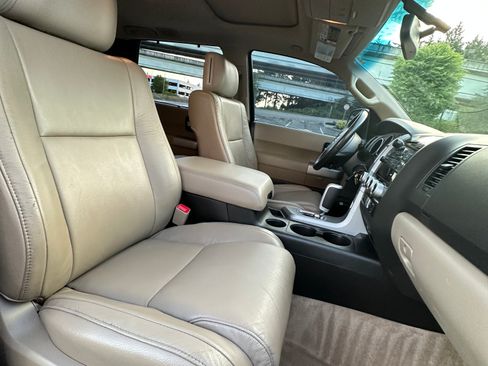 Used 2008 Toyota Sequoia Limited AWD/4WD image 12