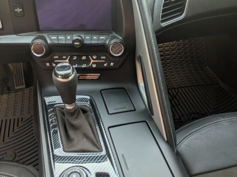 Used 2016 Chevrolet Corvette Z06 w/ 3LZ Preferred Equipment Group image 21