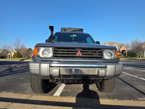 Used 1993 Mitsubishi Montero RS image 15