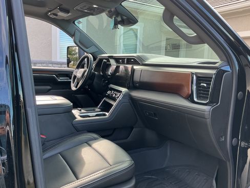 Used 2024 GMC Sierra 2500 Denali w/ Technology Package image 8