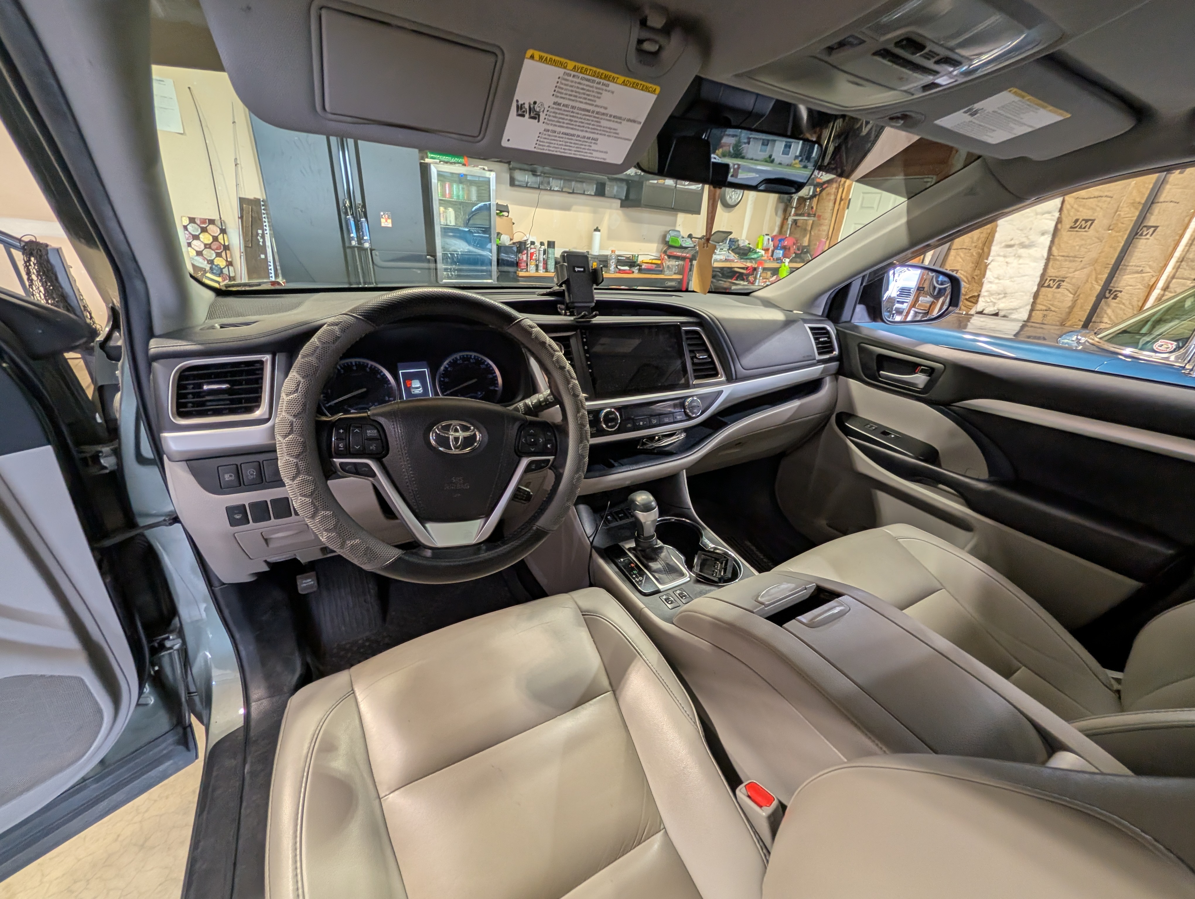 Used 2019 Toyota Highlander XLE AWD/4WD image 8