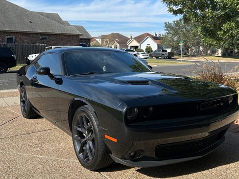 Used 2021 Dodge Challenger SXT w/ Blacktop Package image 1