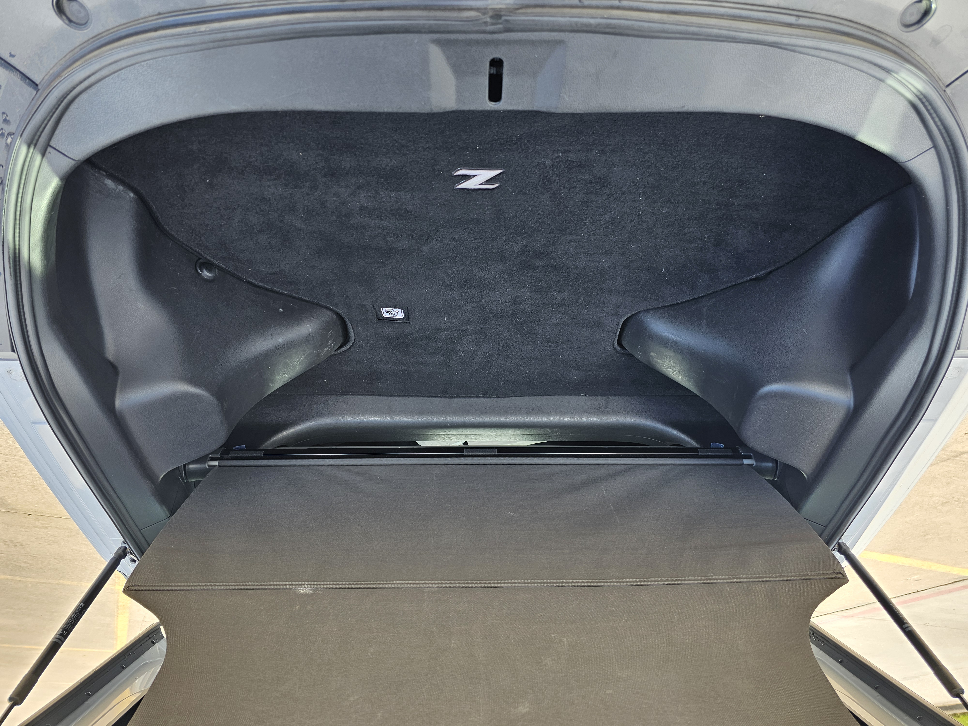 Used 2017 Nissan 370Z NISMO RWD image 21