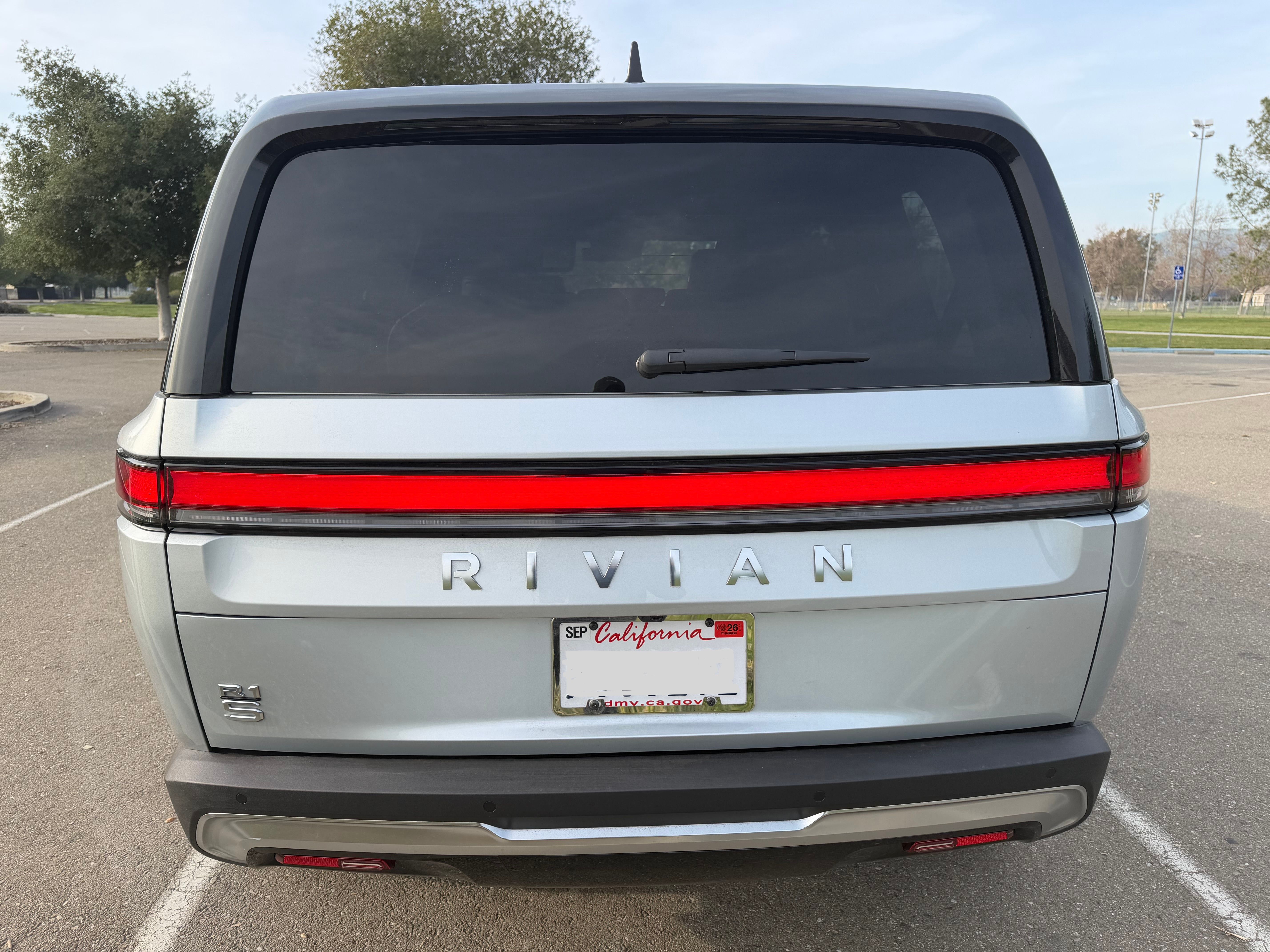 Used 2026 Rivian R1S Adventure AWD/4WD image 8