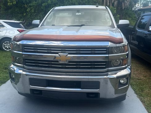 Used 2015 Chevrolet Silverado 2500 LT w/ LT Convenience Package image 2
