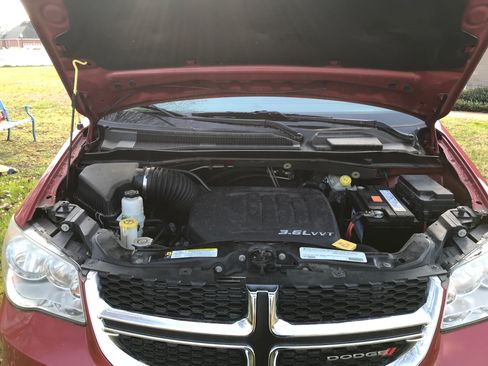 Used 2012 Dodge Grand Caravan SXT image 13