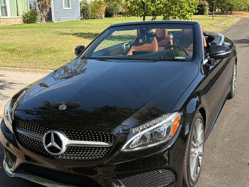 Used 2018 Mercedes-Benz C 300 Cabriolet image 2