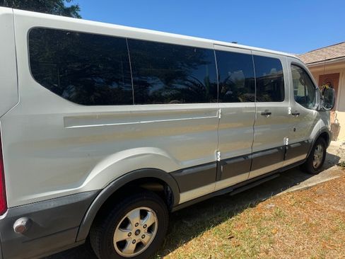 Used 2017 Ford Transit 350 XLT RWD image 10