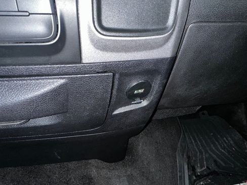 Used 2016 RAM 1500 Express image 13