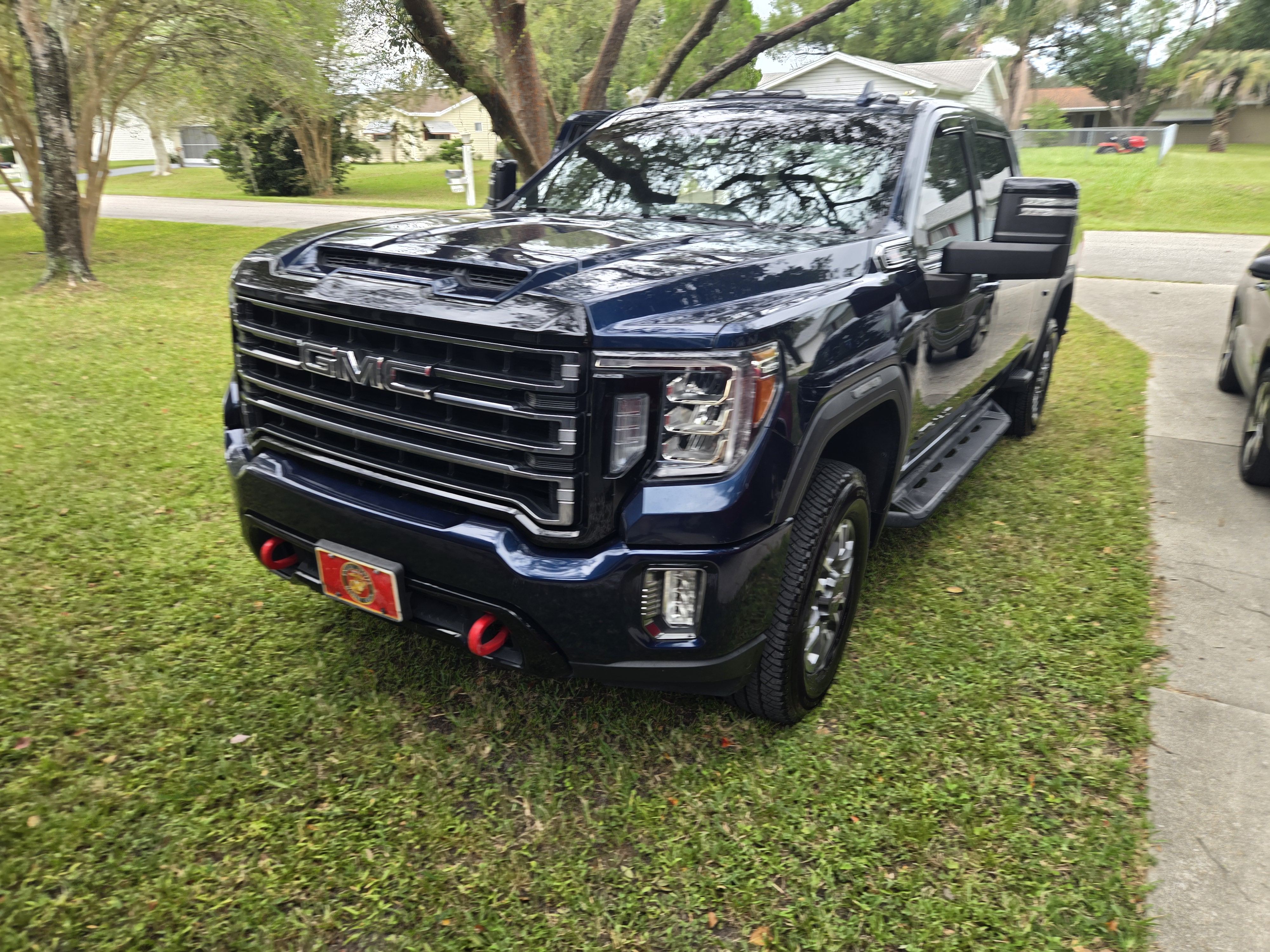 Used 2021 GMC Sierra 2500 AT4 AWD/4WD image 1
