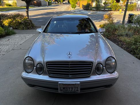 Used 2000 Mercedes-Benz CLK 430 Coupe image 2