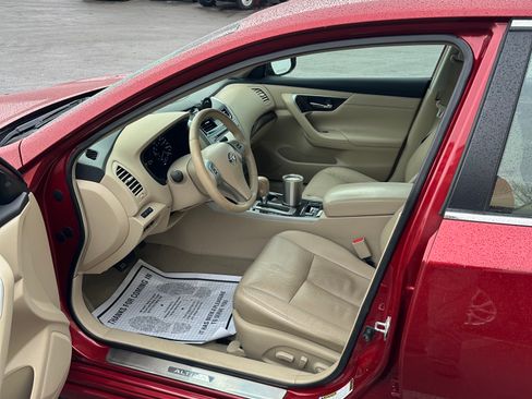 Used 2013 Nissan Altima 2.5 SL w/ Technology Pkg image 11