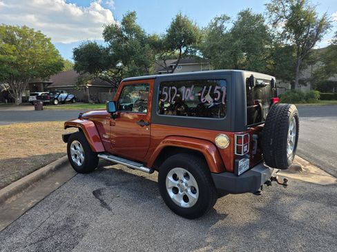 Used 2014 Jeep Wrangler Sahara w/ Mopar Chrome Edition Group image 9