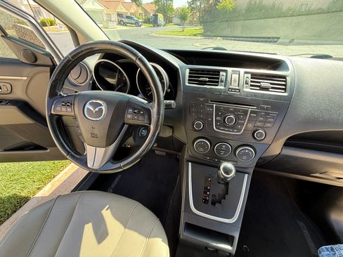 Used 2014 MAZDA MAZDA5 Touring FWD image 16