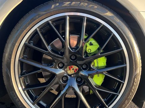 Used 2019 Porsche Panamera image 6