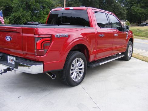 Used 2025 Ford F150 Lariat w/ Equipment Group 501A Mid AWD/4WD image 9