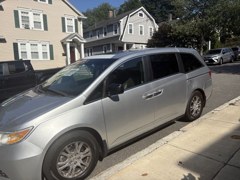 Used 2011 Honda Odyssey EX-L image 4
