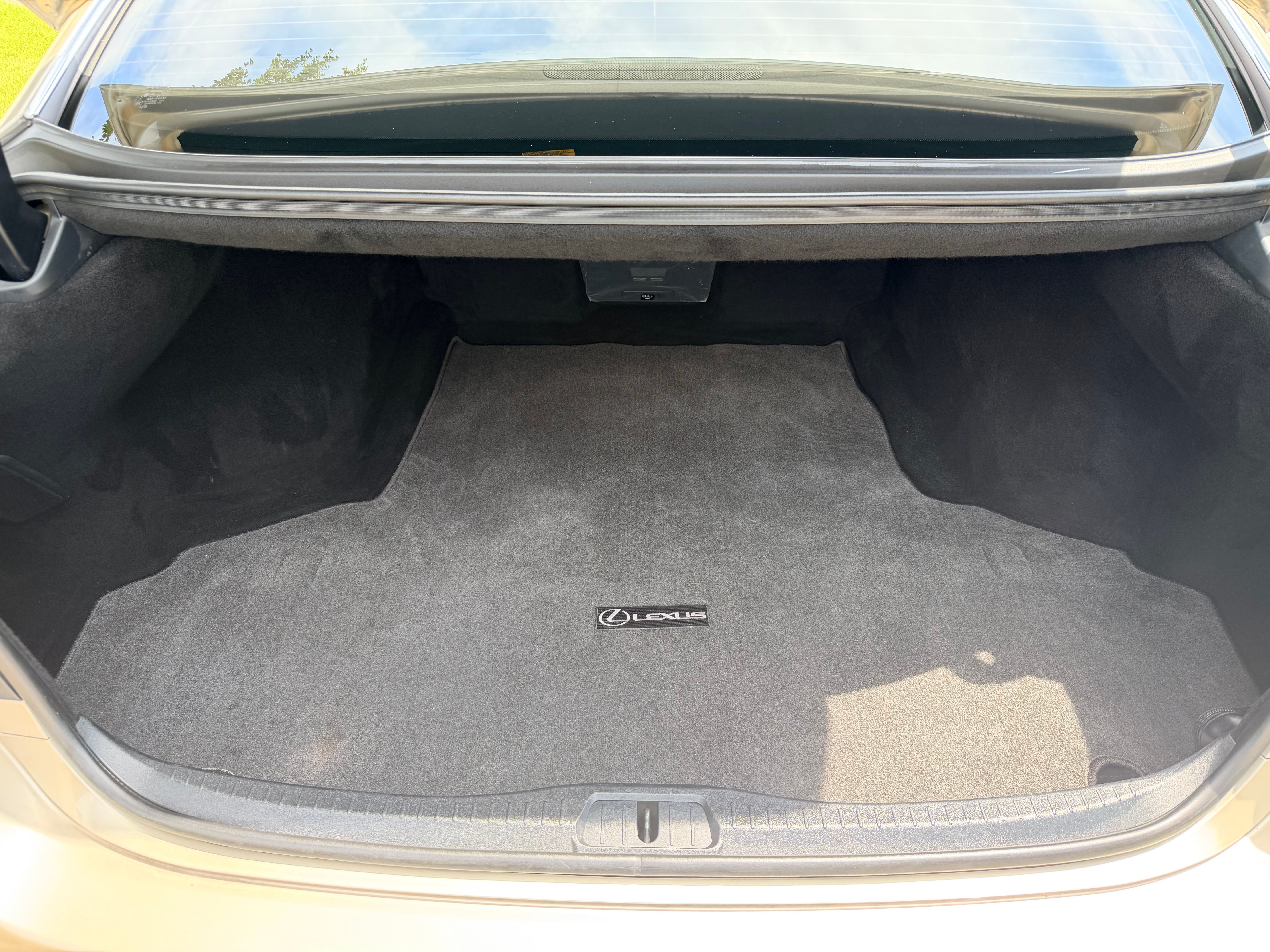 Used 2011 Lexus LS 460 w/ Comfort Pkg RWD image 10