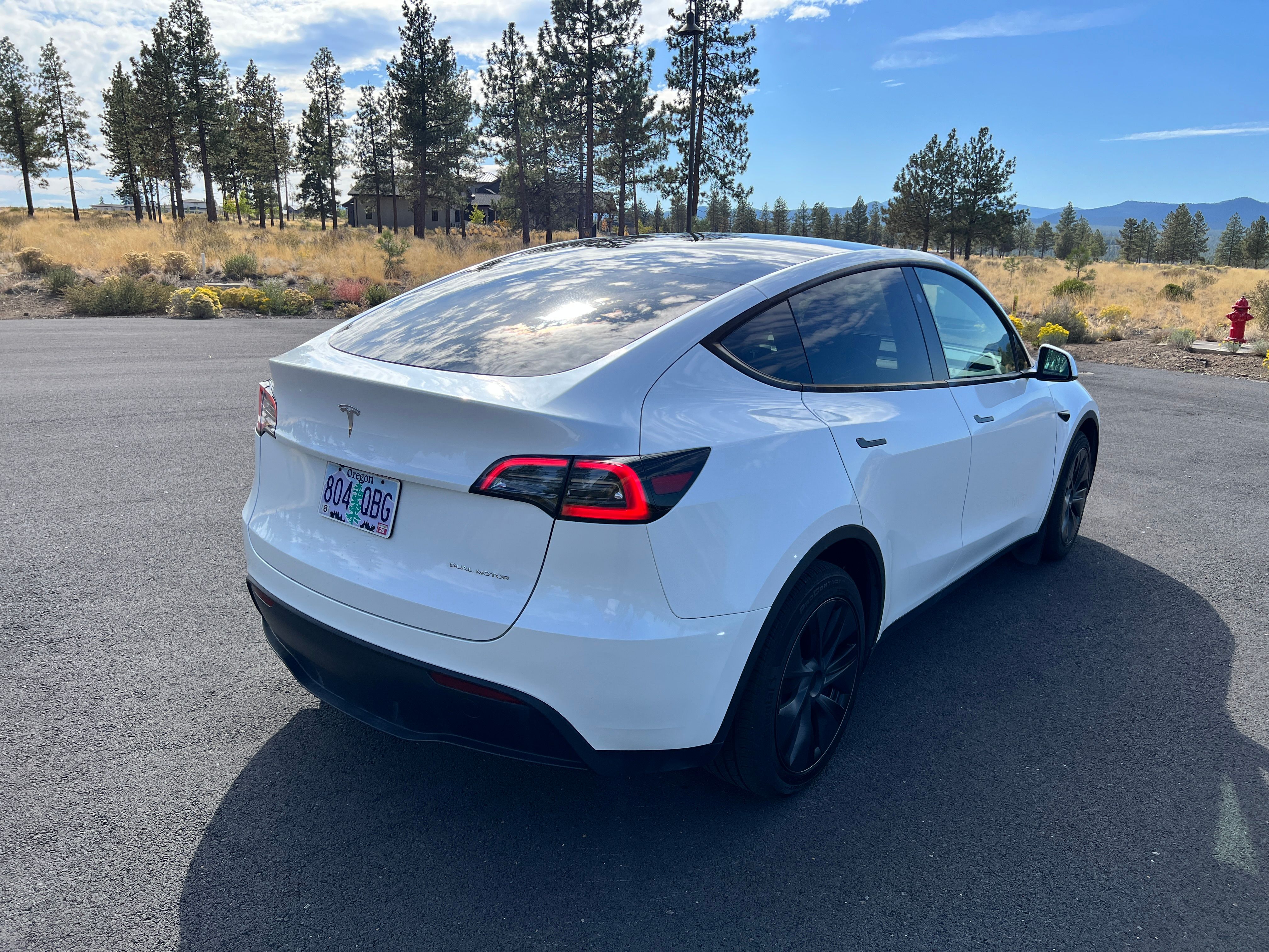 Used 2024 Tesla Model Y Long Range AWD/4WD image 10