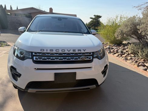 Used 2017 Land Rover Discovery Sport HSE AWD/4WD image 4
