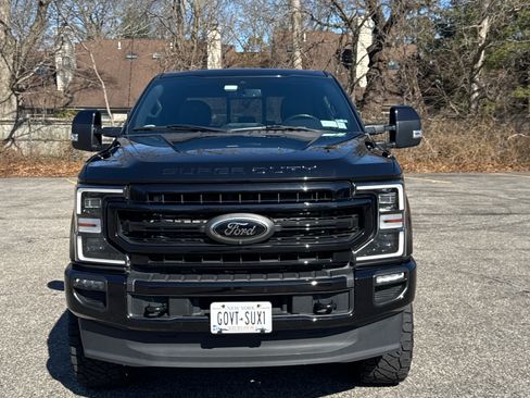 Used 2022 Ford F250 Lariat w/ Black Appearance Package image 8