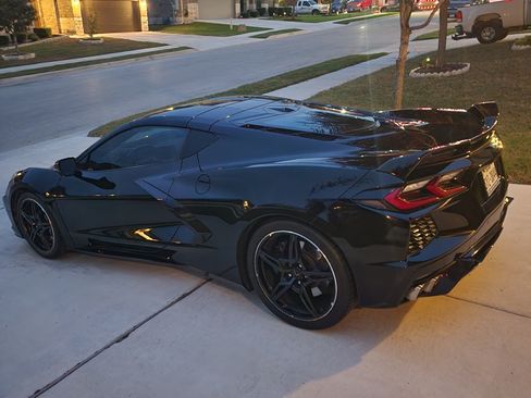 Used 2021 Chevrolet Corvette Stingray Premium Cpe w/ Z51 Performance Package image 4