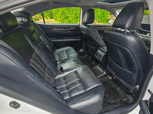 Used 2016 Lexus ES 350 w/ Luxury Package w/Wood Trim FWD image 13