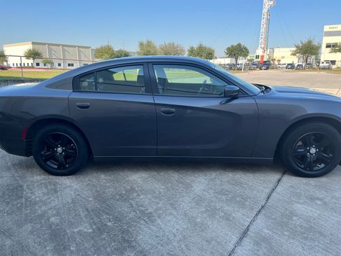 Used 2021 Dodge Charger SXT w/ Leather Interior Group image 11