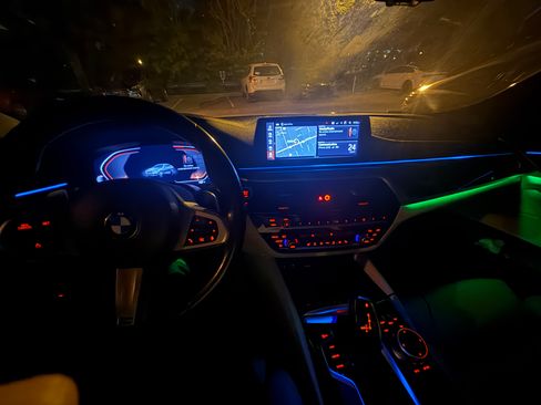 Used 2020 BMW 540i w/ M Sport Package image 10