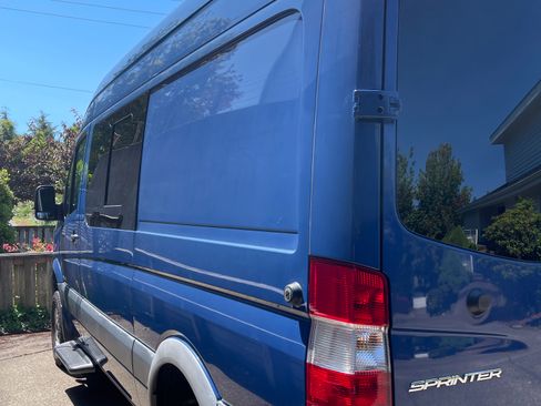 Used 2016 Mercedes-Benz Sprinter 2500 image 15
