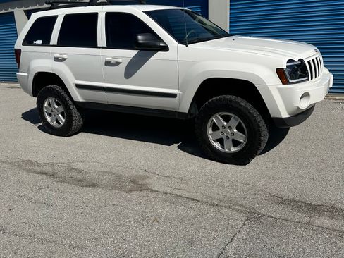Used 2007 Jeep Grand Cherokee Laredo AWD/4WD image 5