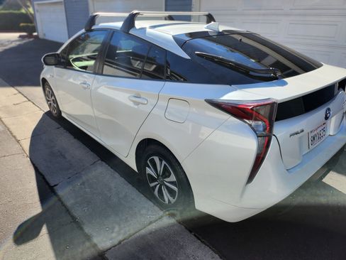 Used 2016 Toyota Prius Two image 6