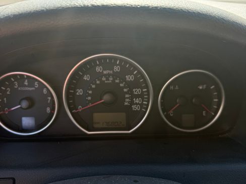 Used 2010 Hyundai Veracruz Limited FWD image 4