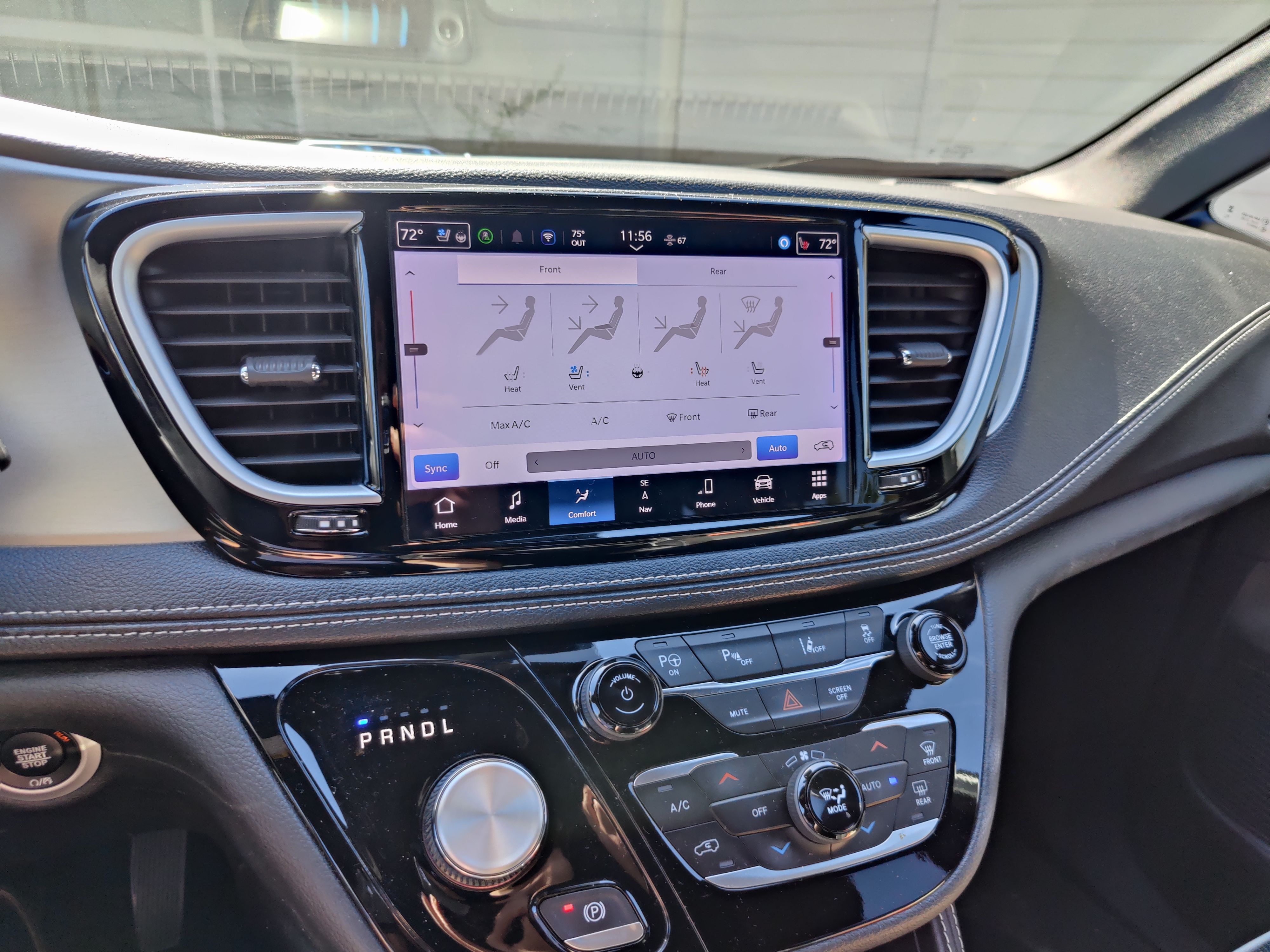 Used 2024 Chrysler Pacifica Premium FWD image 21